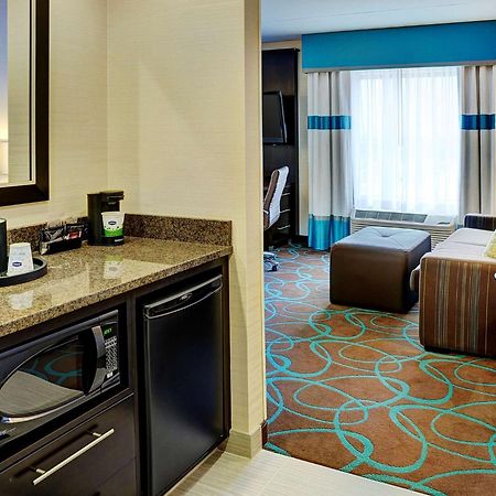 Hampton Inn By Hilton Winnipeg Exterior photo