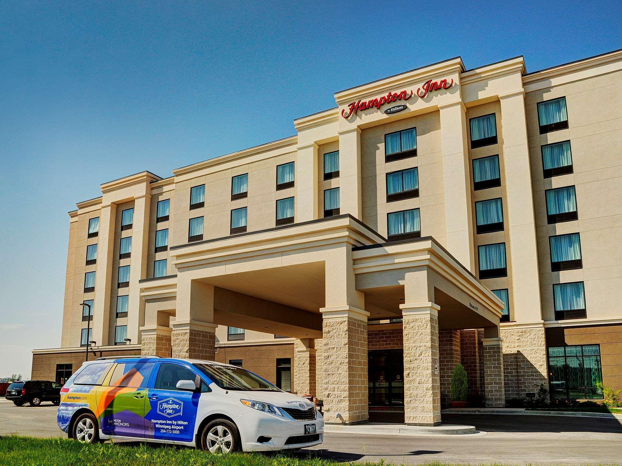 Hampton Inn By Hilton Winnipeg Exterior photo