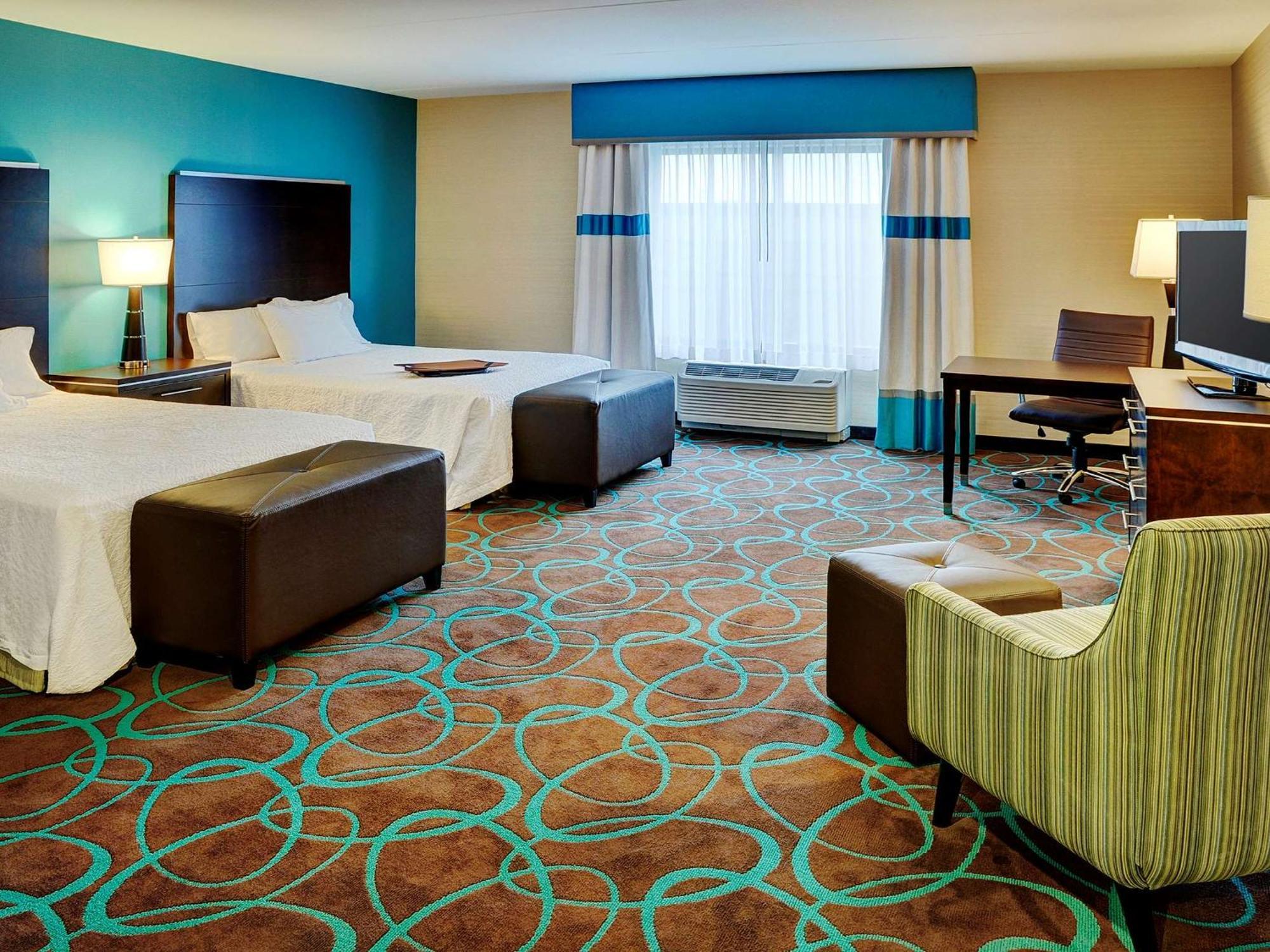Hampton Inn By Hilton Winnipeg Exterior photo